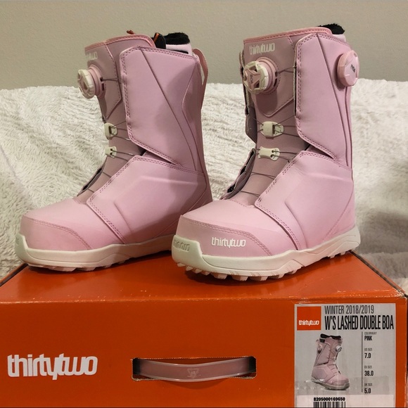 thirty two lashed double boa 2019